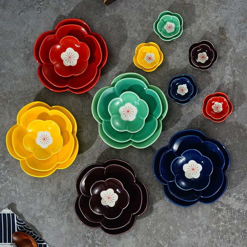 Japanese Ceramic Dipping Dish, Creative Flower-Shaped Appetizer Plate, Small Side Dish Plate for Home Use, Snack Plate, Tableware