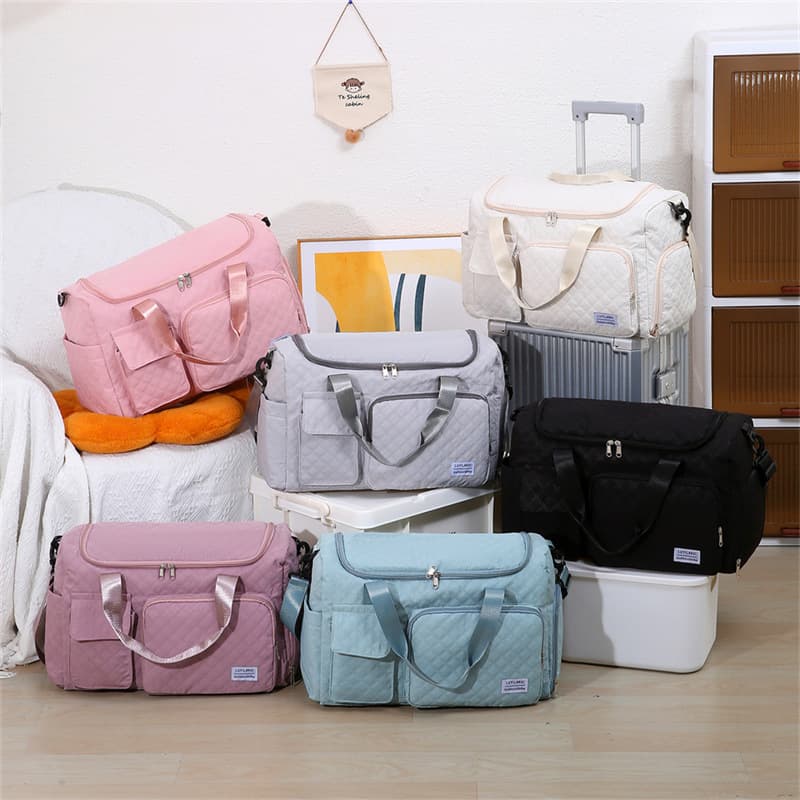 Large Capacity Multi-Pocket Travel Bag Shoulder Portable Handheld Storage Bag Wholesale New Diamond Quilted Clothing Storage Bag