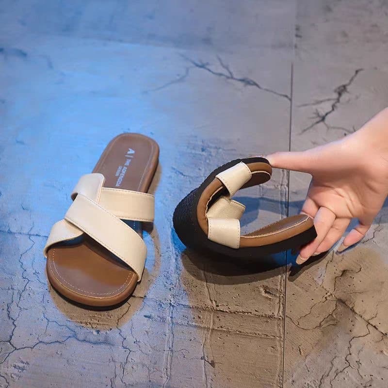 Outdoor Soft-Sole Cross Strap Beach Sandals, Summer New Style, Fashion-Forward Korean Design, Versatile Flat Beach Shoes