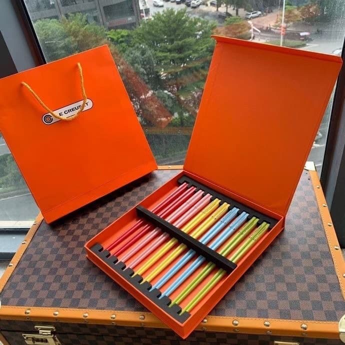 French LE cool color rainbow chopsticks home dining table gift box ceramic healthy colorful tableware set