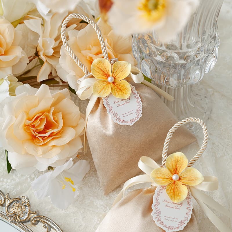 High-end satin wedding candy bag wedding portable wedding candy bag packaging candy wedding candy box wedding packaging box