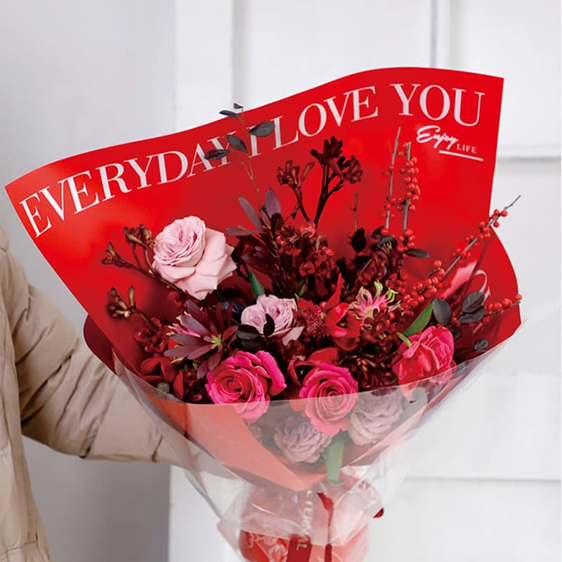 Foreign trade fresh flower wrapping paper, in-stock wholesale gift boxes, gifts, waterproof transparent OPP material printed fresh flower materials