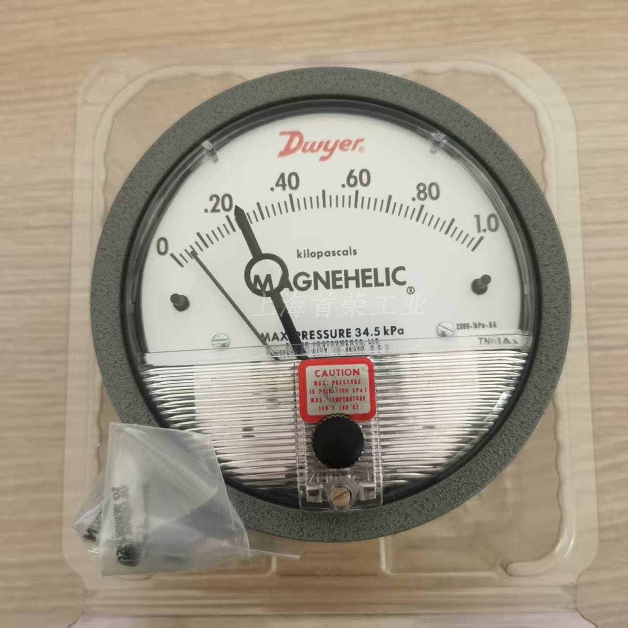 Brand New US Dwyer 2000-1KPA-ASF Micro Pressure Gauge Differential Pressure Gauge Analog Differential Pressure Gauge