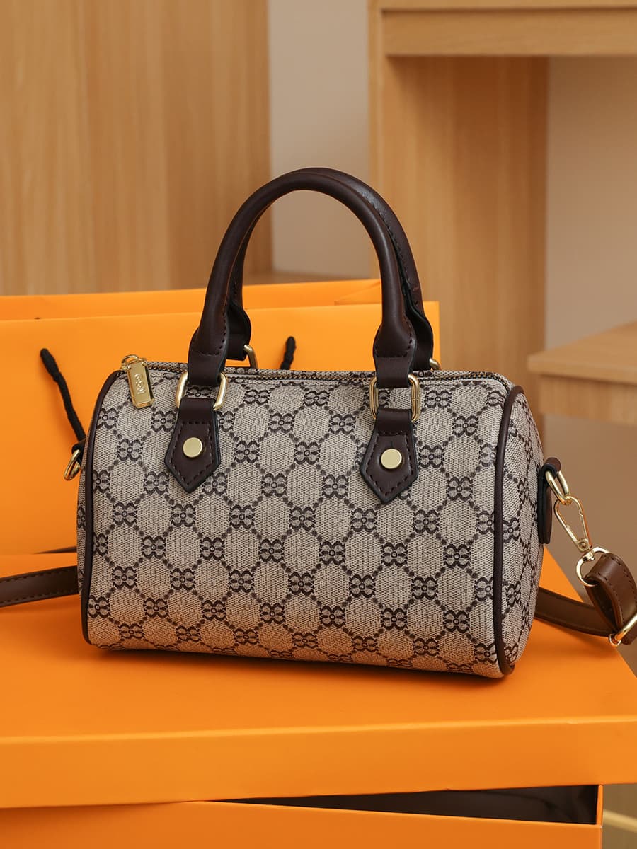 Trendy Versatile Small Square Bag for Women 2026 New Fashion Shoulder Handheld Crossbody Niche Letter Style Bag