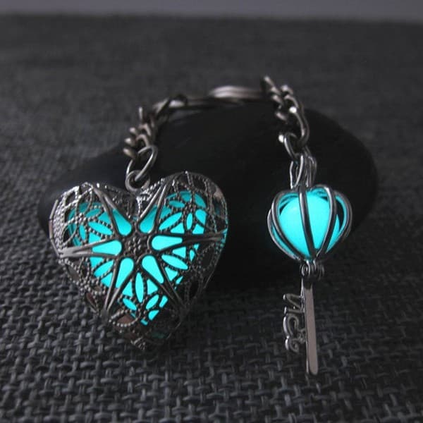 Cross-Border Foreign Trade, Hot-Selling Heart-Shaped Keychain, Glow-In-The-Dark Keychain, Direct Sales from the Manufacturer
