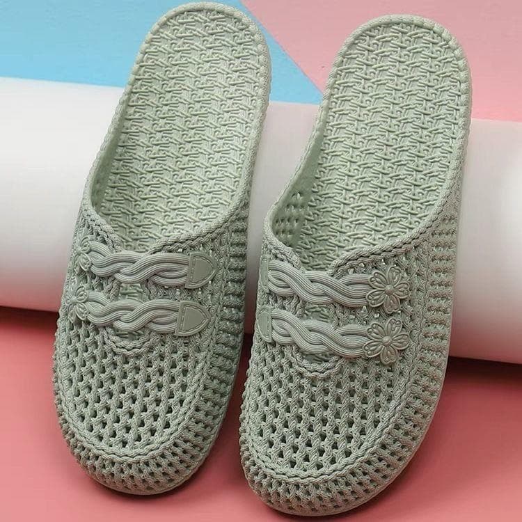 Closed-Toe Sandals Women Lightweight Anti-Slip Outdoor Summer Fashion Flat Beach Crocs Versatile Half Slippers