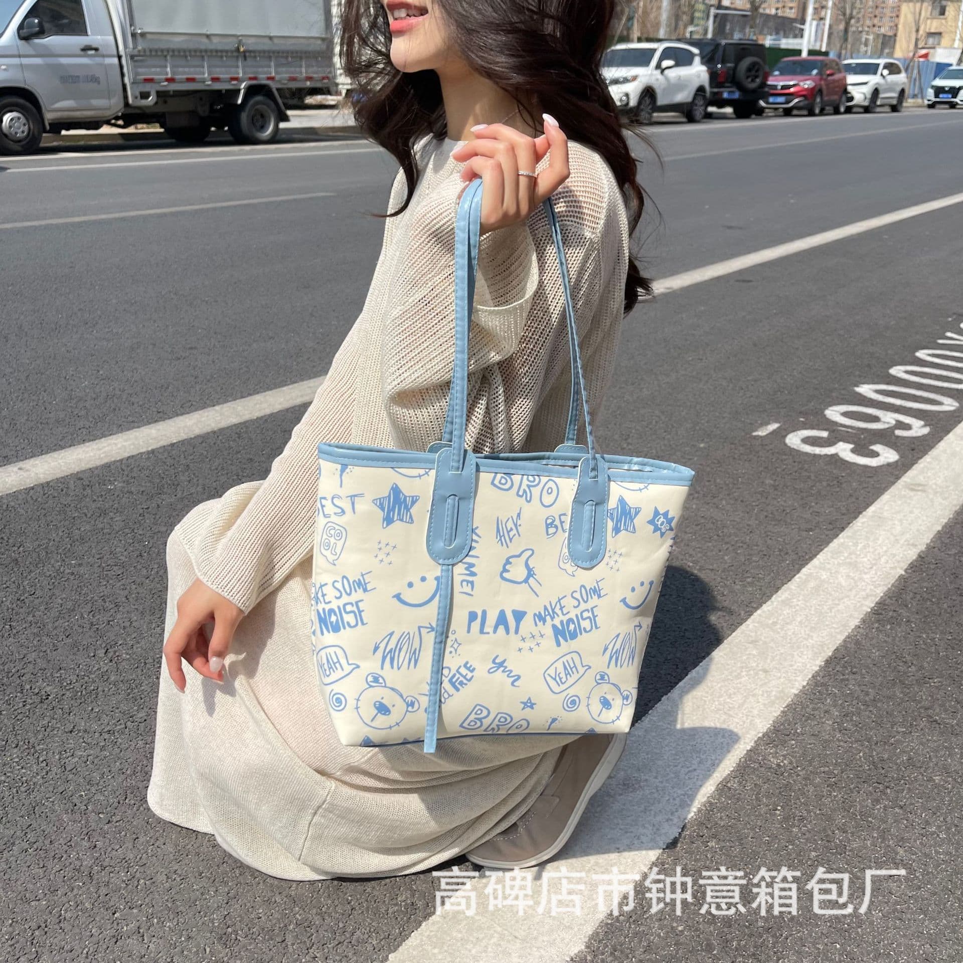 Tote Bag Women Large Capacity Shoulder Bag Premium Feel 2026 New Trendy Graffiti Commuter Bag for School and Work