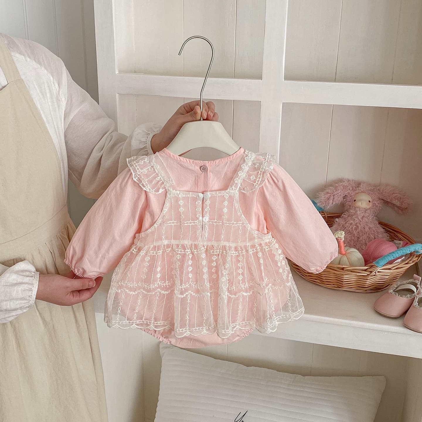 Spring Newborn Lace Romper, Princess-Style Long-Sleeve Baby Onesie for Girls, One-Month Celebration Outfit