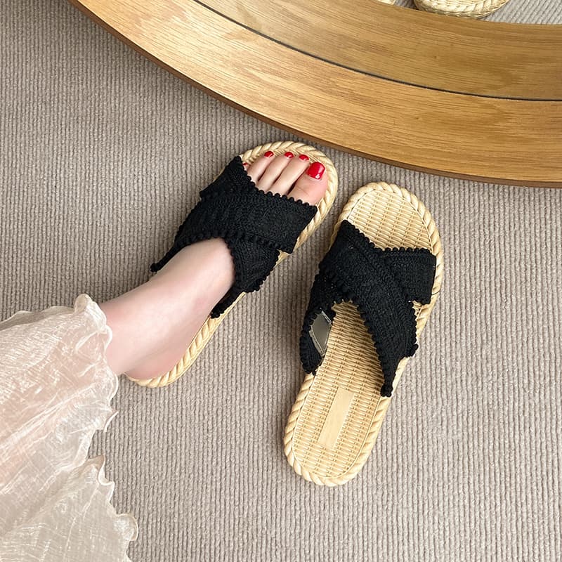 Women's Summer Slippers 2025 New Style Thick Sole Versatile Korean Cross Strap Sandals Trendy for Dresses