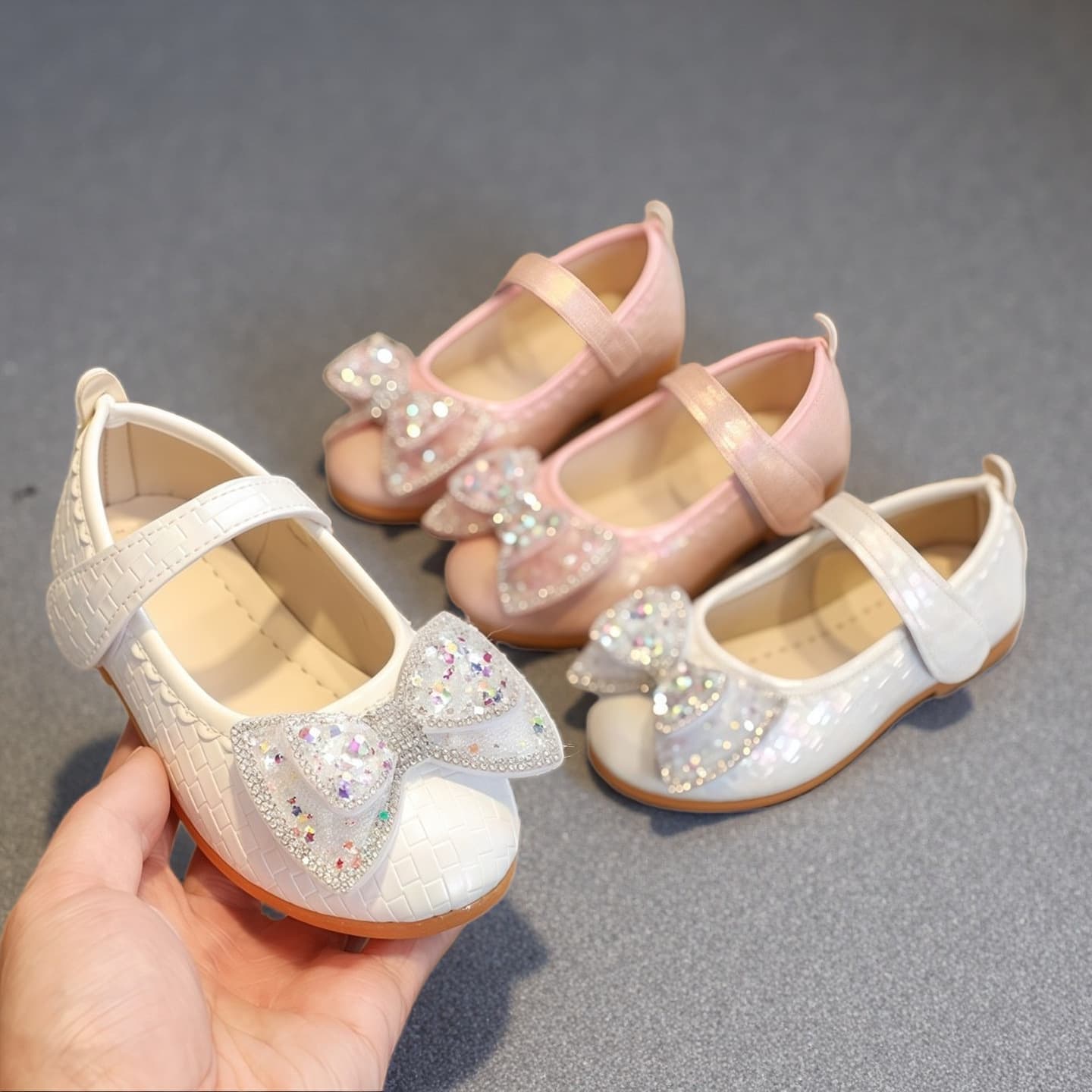 Spring/Autumn Korean Style New Girls' Leather Shoes with Bow, Princess Single Shoes, Children's Magic Strap Dance Shoes