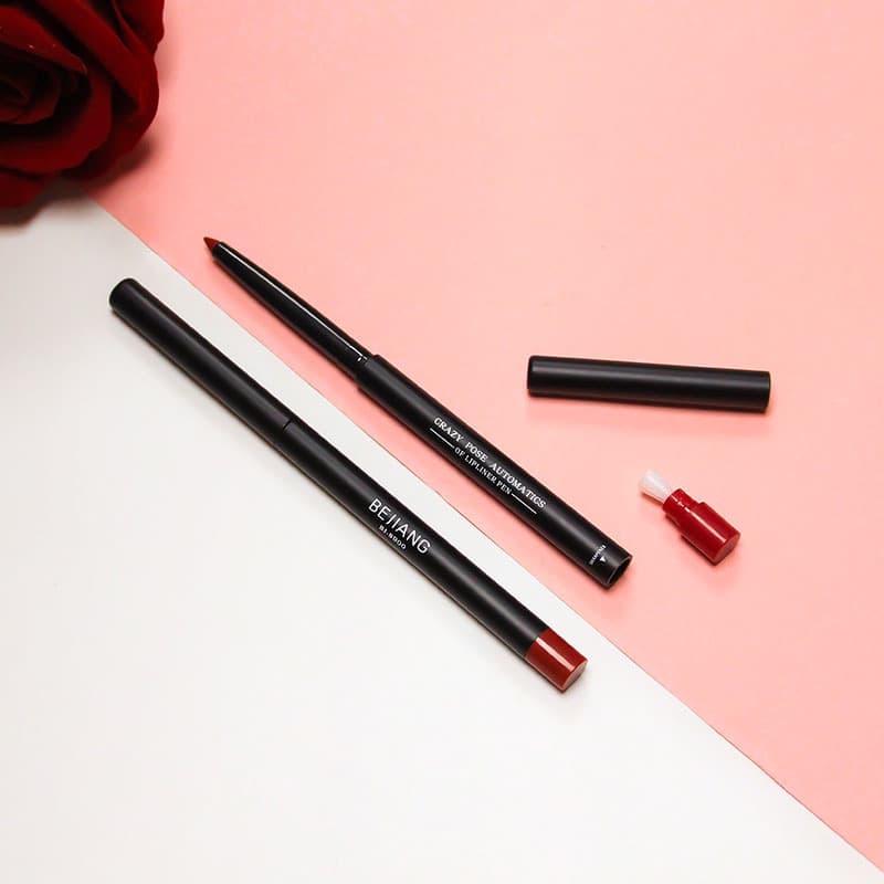 Penjiang Lie Yan Shaping Lip Liner outlines the lip shape and naturally lasts for full color and is not easy to smudge. Lip liner makeup