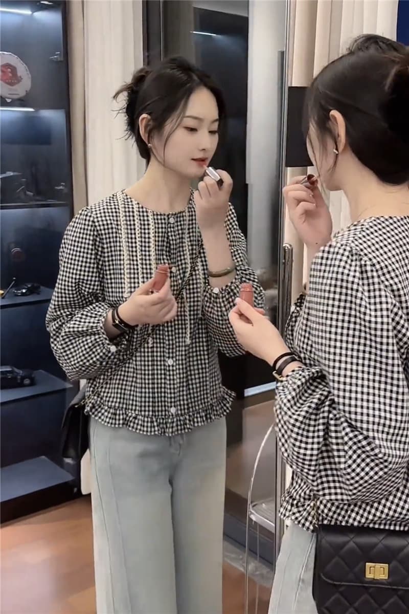 French-style short spliced lace plaid long-sleeve shirt for women, spring style, very flattering, petite-friendly, elegant and youthful top