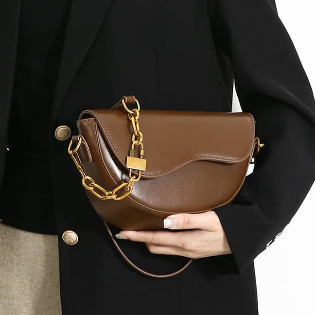 Vintage Small Bag Women's 2024 New Trendy Versatile Fall Winter Shoulder Crossbody Bag Niche Underarm Saddle Bag