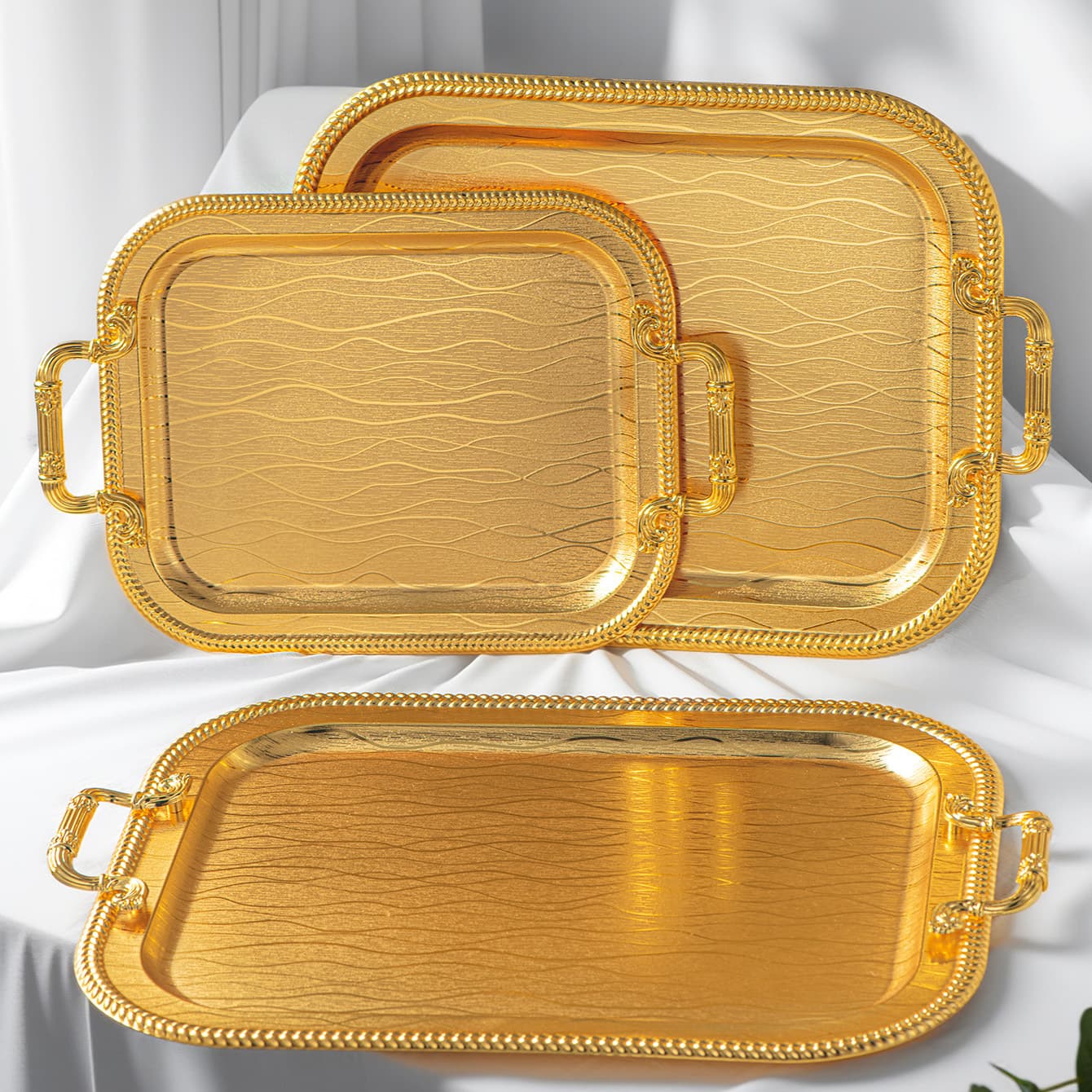 Light Luxury Style High-Value Snack and Candy Tray for Home Use in the Living Room, Creative Cake and Fruit Tray, Metal Decorative Tray