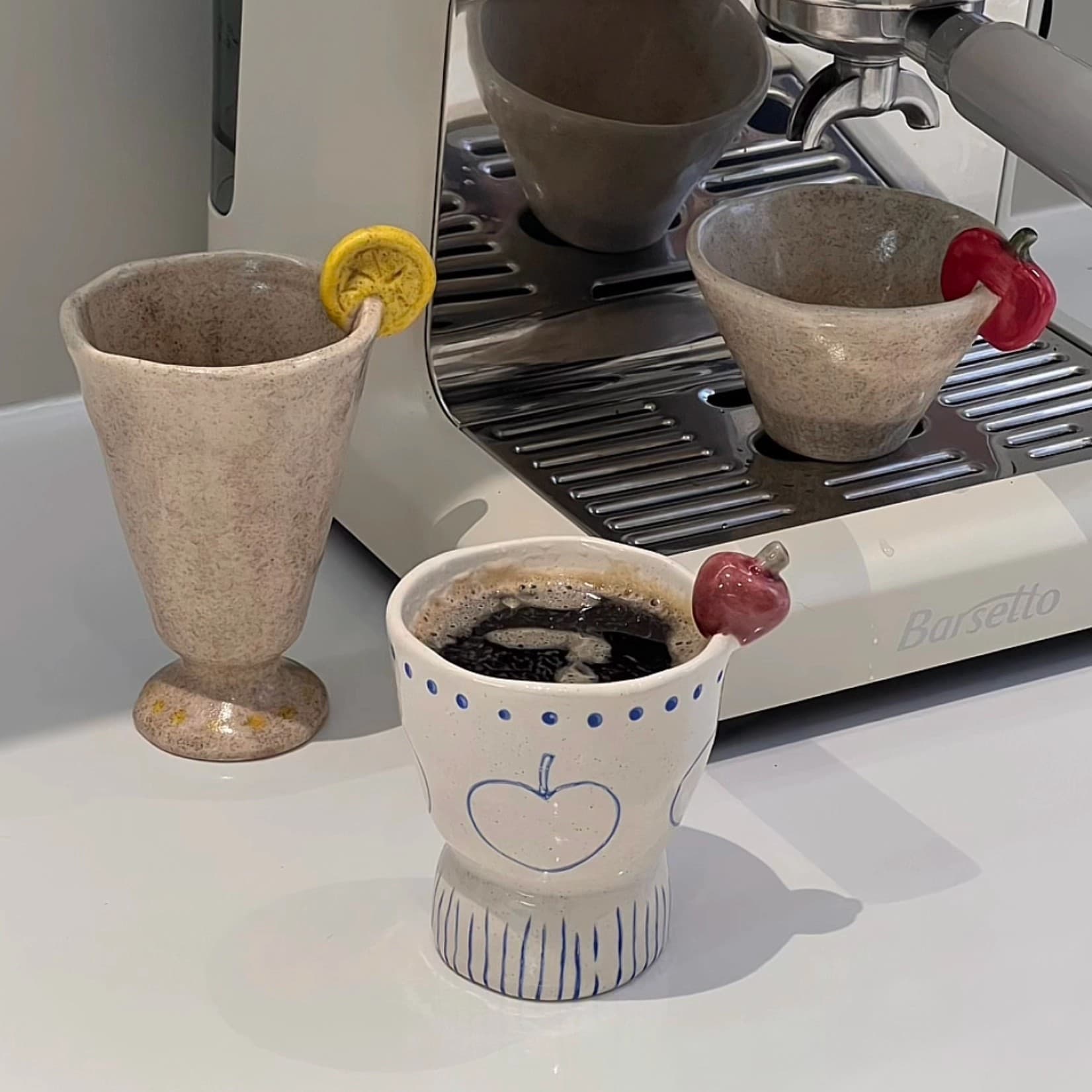 Creative Minimalist Coarse Pottery Hand-Painted 3D Apple Banana Pear Handheld Cup for Afternoon Tea, Water, Tea, Coffee, Milk Tea Cup