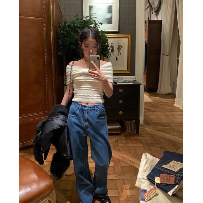 Ready stock~ South Korea’s Dongdaemun blogger’s style is easy to wear, high-waisted, straight-leg slimming blue jeans trousers for women