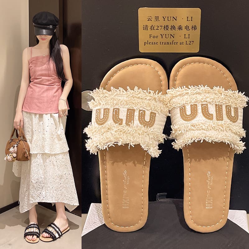 Trendy Women's Summer 2025 New Fairy-Style Flat Outdoor Beach Open-Toe Casual Versatile Slippers