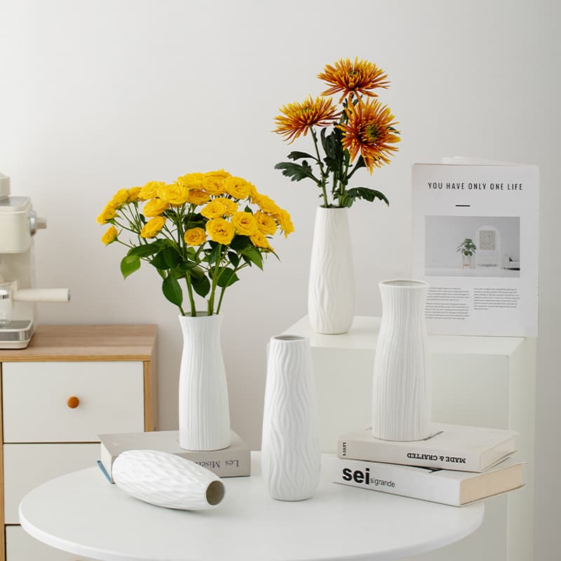 Readtu Simple White Ceramic Vase Creative Living Room B&B Desktop Flower Arrangement High-End Decorative Piece
