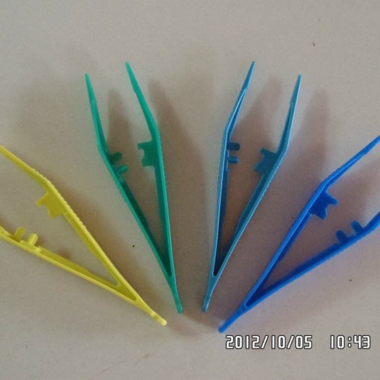 Factory Direct First Aid Kit Series Plastic Tweezers Disposable Outdoor Emergency Medical Tweezers