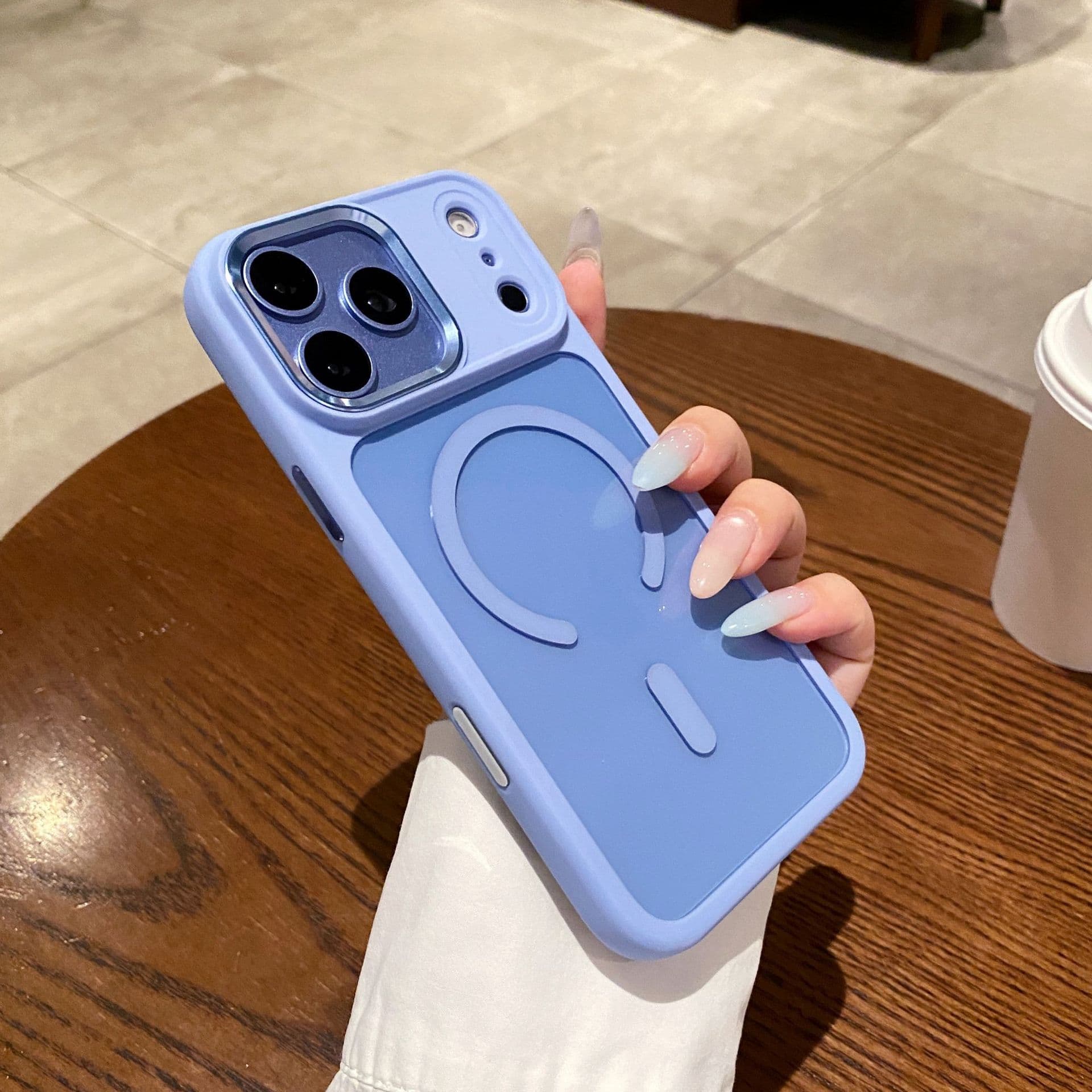 Suitable for iPhone 18promax skin-sensitive mobile phone case 17pm protective cover anti-fall Apple 17 magnetic suction case full edge