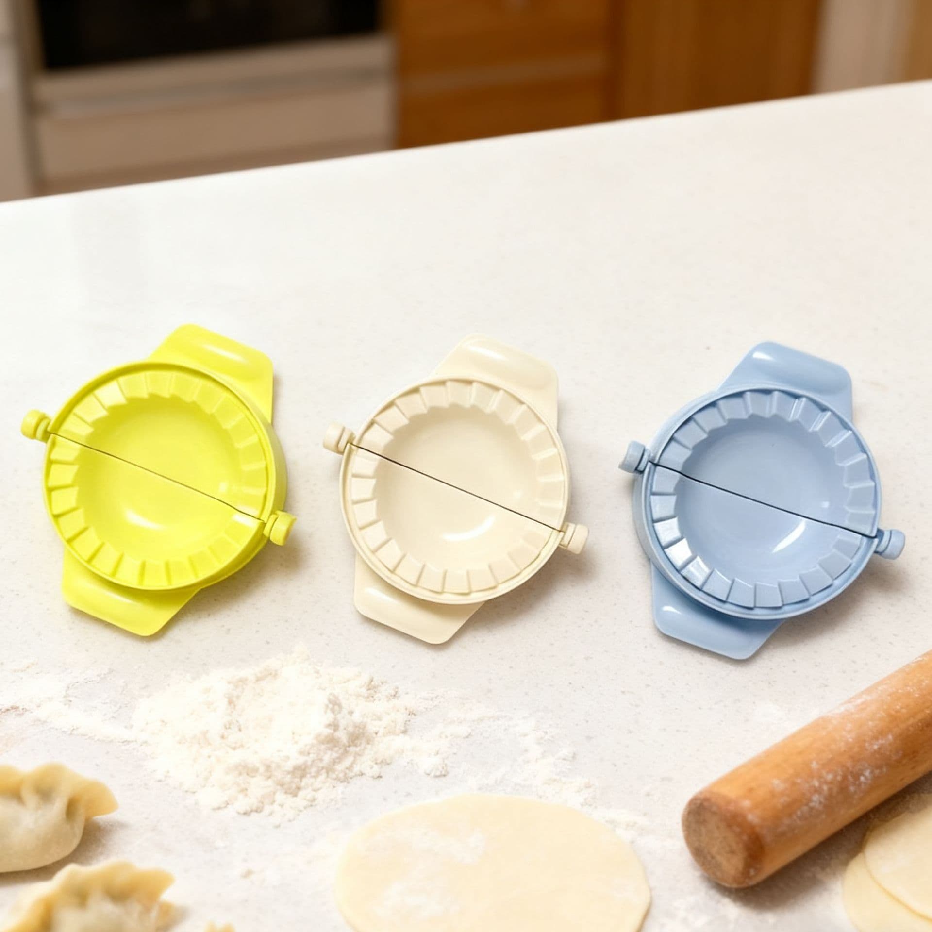 Rotary dumpling clamp with food-grade material for safety, manual dumpling mold, efficient and labor-saving kitchen dumpling tool