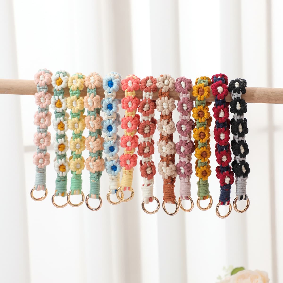 Cross-border Flower Chrysanthemum Wristband Daisy Keychain Handwoven Keyring