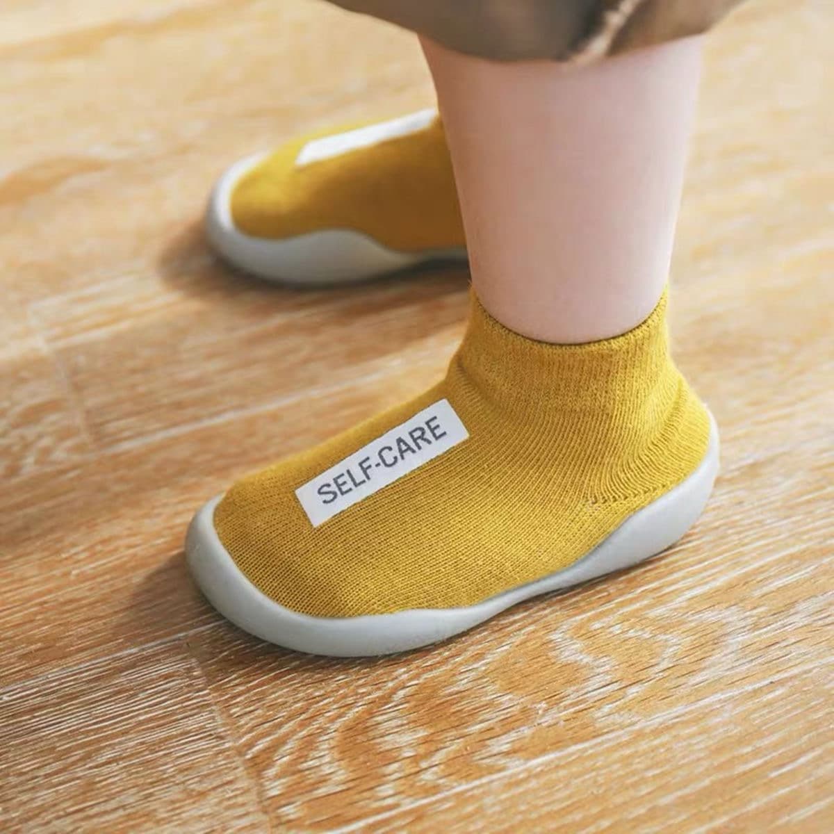 Baby toddler shoes, soft sole, non-slip, 0 to 3 years old baby socks, indoor and outdoor walking shoes, early education, breathable shoes and socks for infants and young children