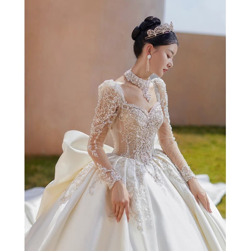 Long-Sleeve Wedding Dress 2025 New Style Bride Main Gown French Vintage Satin Court Style Premium Texture Heavy Embellished Long Train
