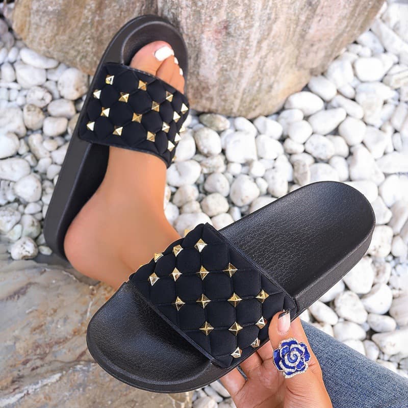 Trendy Metal Rivet Decorated Flat Bottom Slippers round Toe Women's Shoes Outdoor Wearable Slip-On Casual Leisure Footwear