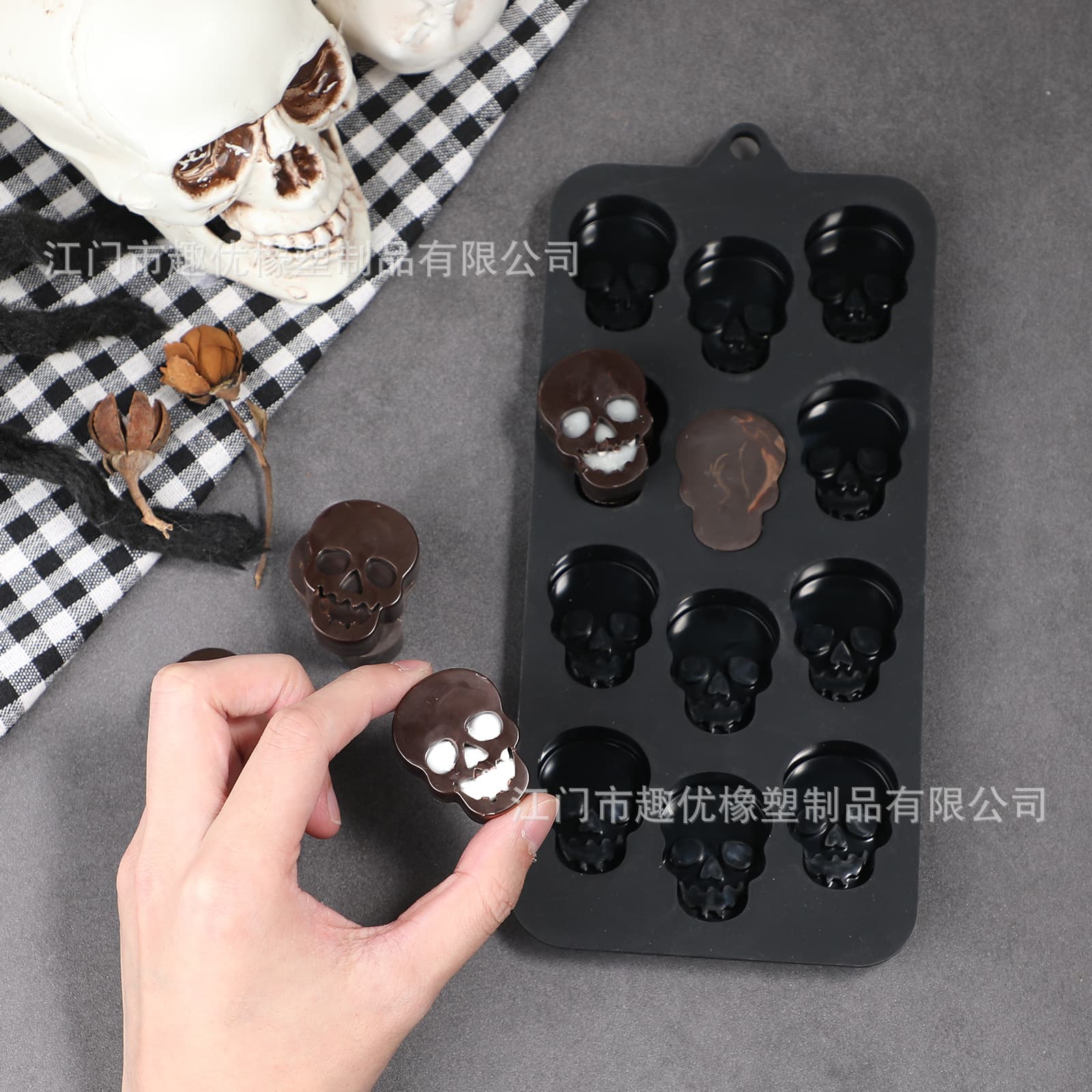 2025 Halloween Chocolate Mold Soft Silicone Easy Release High Temperature Resistant 12-Cavity Skull Day of the Dead