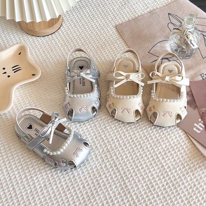 Girls' Closed-Toe Sandals Summer New Embroidery Baby Girls' Princess Shoes Soft Sole Girls' Shoes Hollow Little Girls' Shoes