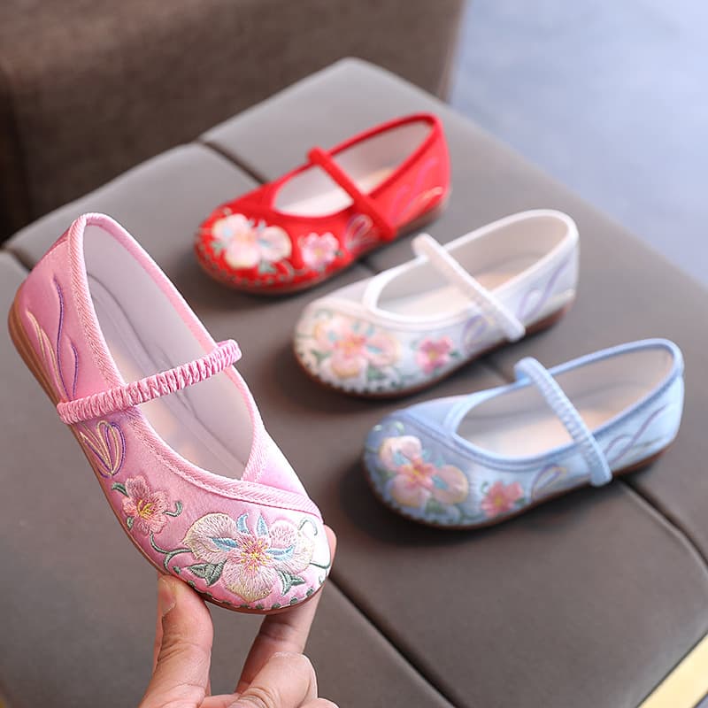 Hanfu Shoes Children's Old Beijing Cloth Shoes Girls Embroidered Shoes Handmade Vintage Shoes Princess Shoes Dance Shoes Ethnic Style