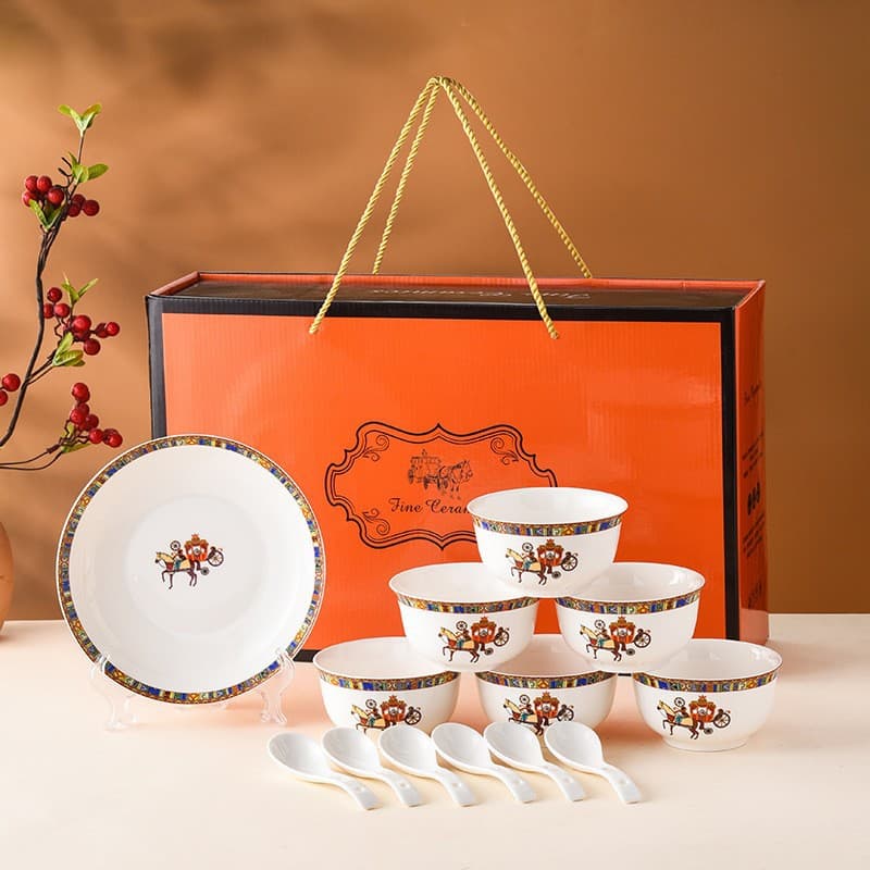 Opening ceremony gift set: Retro black-rimmed bowls, plates, and spoons; a luxurious ceramic tableware set.