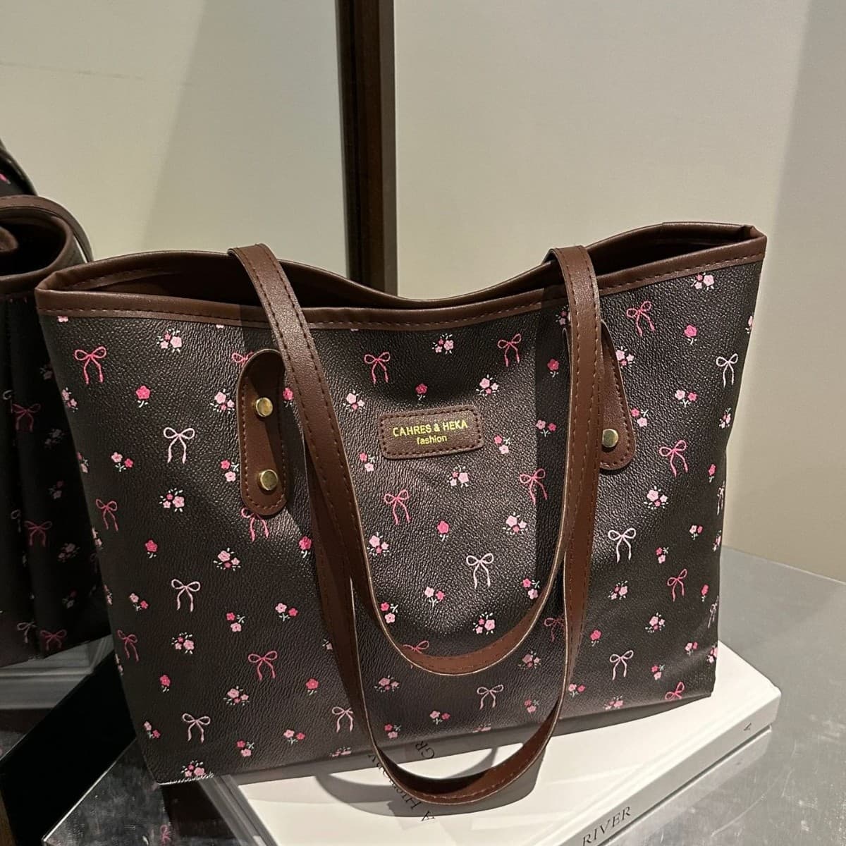 2025 Fashion Autumn New Design Shoulder Bag New Women's Bag Trendy Versatile Simple Handbag