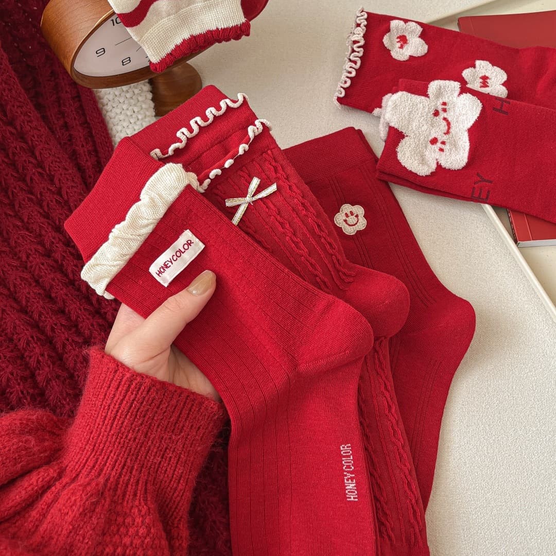 Autumn/Winter Seamless Big Red New Year Socks for Women, Zodiac Year Miu-style Bow Fabric Label Mid-Calf Good Luck Red Socks
