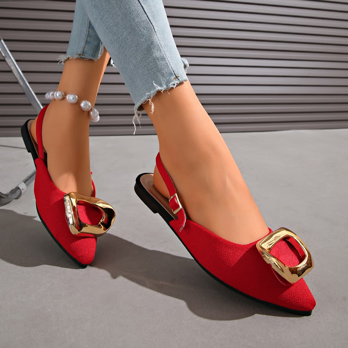 Fashion Shallow Closed Toe Sandals Metal Buckle Design Trendy Pointed Toe Low Heel Sandals with Back Strap Women's Sandals