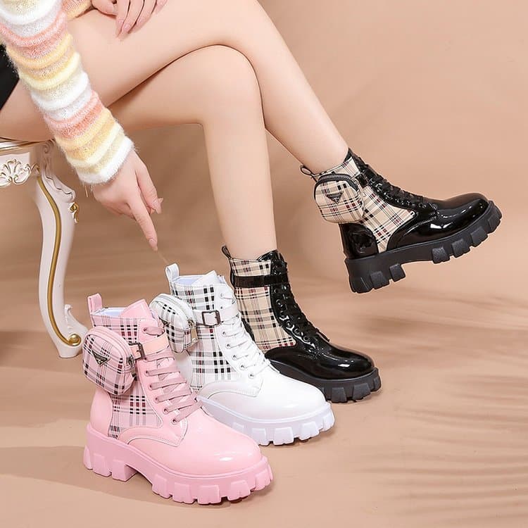 2022 Autumn New Export Large Size Martin Boots Platform Sole Short Boots with Side Bag British Style Fashion Motorcycle Women's Boots