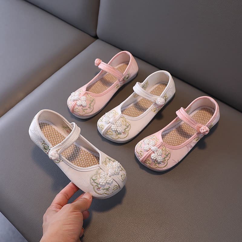 2024 New Style Girls' Hanfu Shoes, Spring and Autumn Children's Old Beijing Handmade Cloth Shoes, Traditional Chinese Style Embroidered Shoes