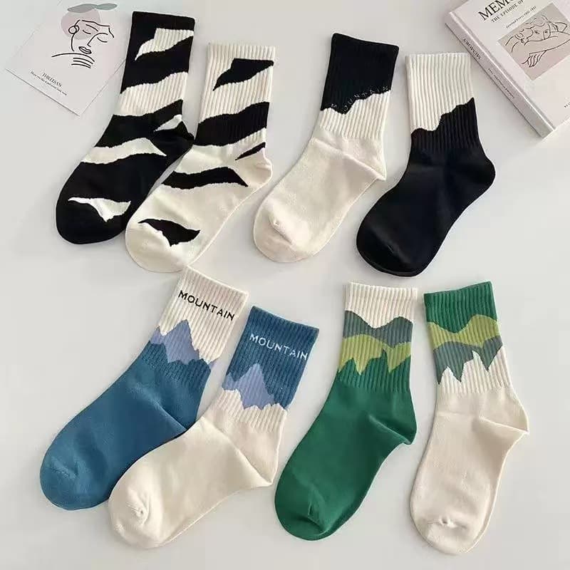 Socks Autumn Winter Ins Fashion Socks Japanese Street Style Personalized AB Student Couple Sports Socks Asymmetrical Long Socks for Men and Women