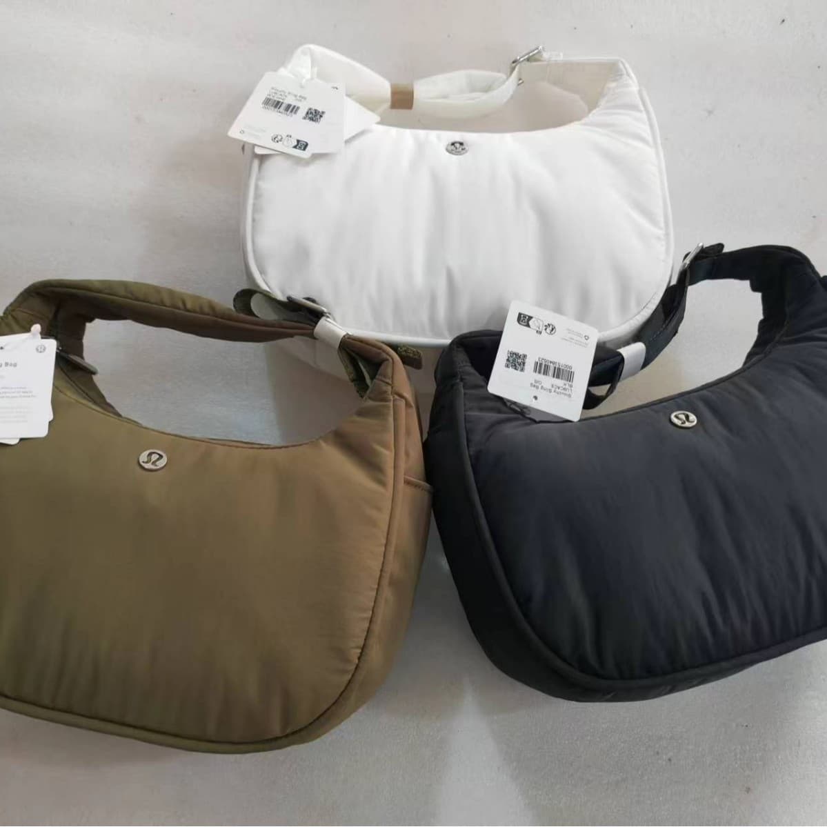 lululemon bag, Lulu bag, yoga bag, sports bag, handbag, dumpling bag, women's bag