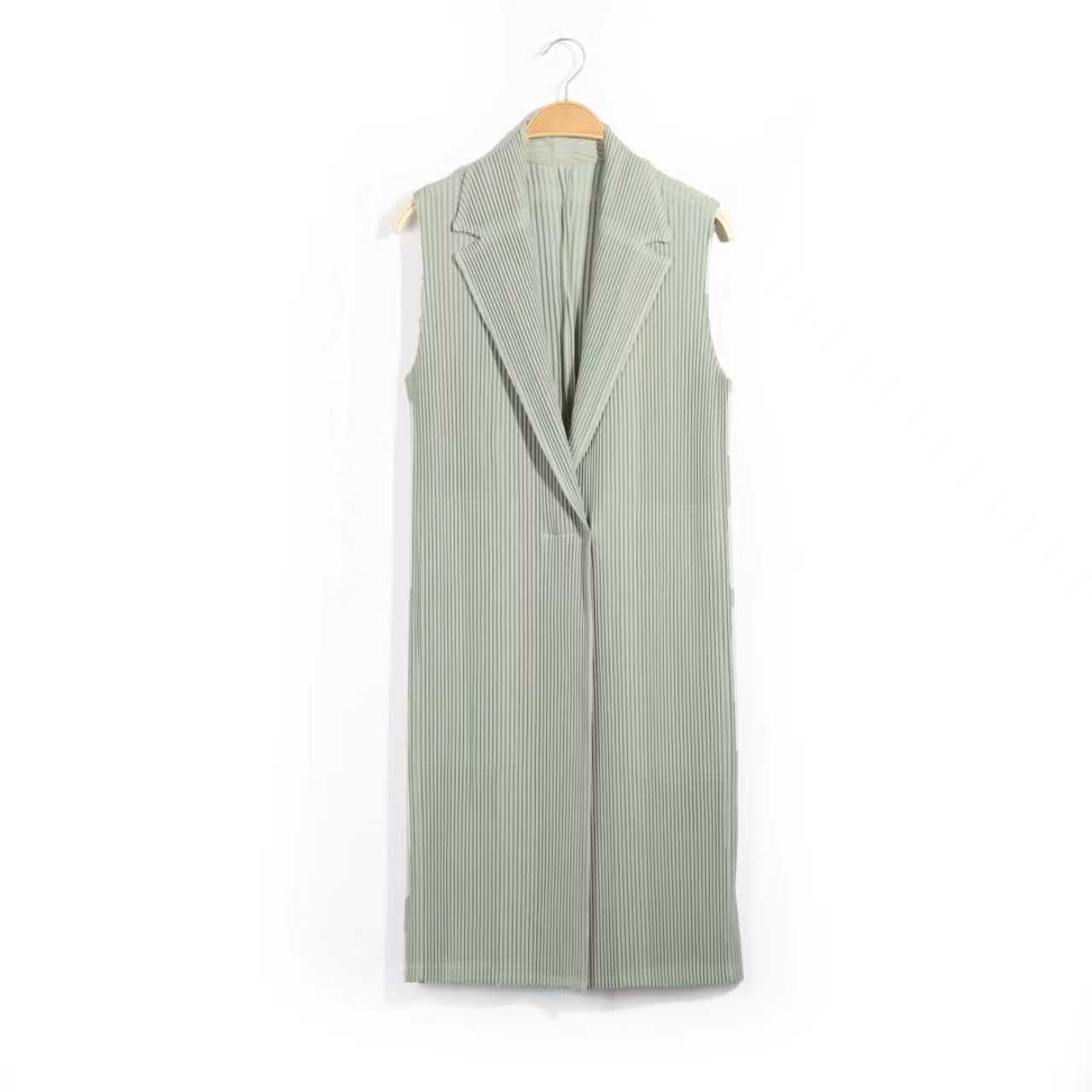 Boutique Quality 2026 Early Spring New Issey Miyake High-End Pleated French British Style Casual Vest Trench Coat