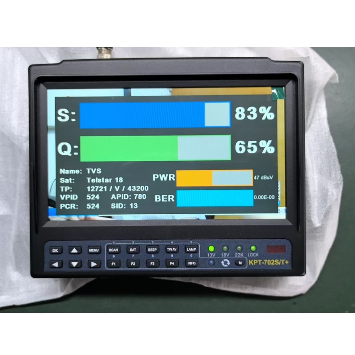 702S/T+ 7-inch Combo Satellite Finder with Spectrum Analysis, UTC Coaxial Camera