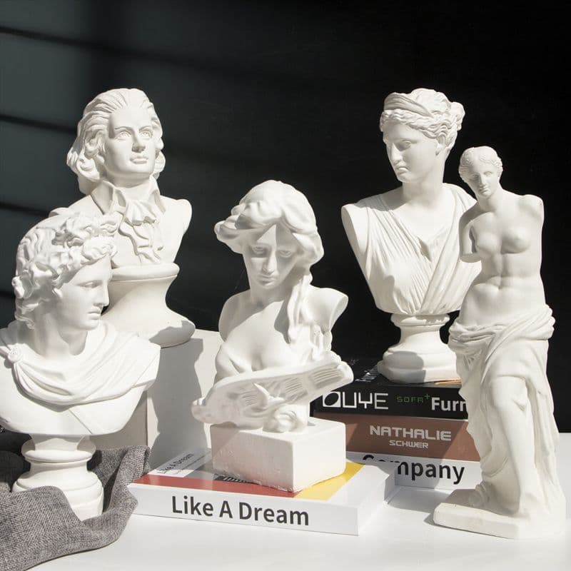 Small plaster statues of David, Venus, and Venus (the female harpist) are commonly used in art studios, home decorations, and artistic ornaments.