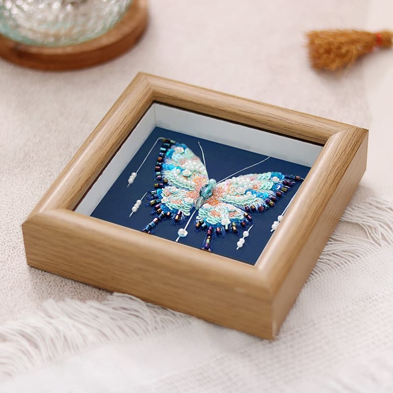 DIY embroidery kit, handmade embroidery, beaded embroidery, French embroidery, beginner's photo frame painting, birthday gift for best friend.