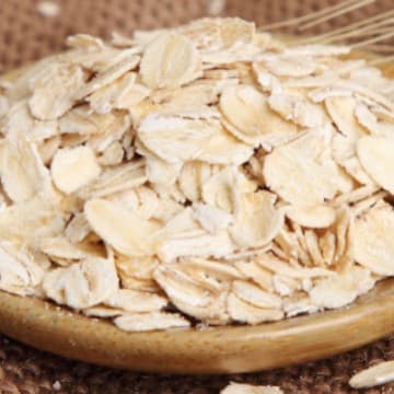 Instant oatmeal cereal, ready to brew, rich and fragrant porridge oats.