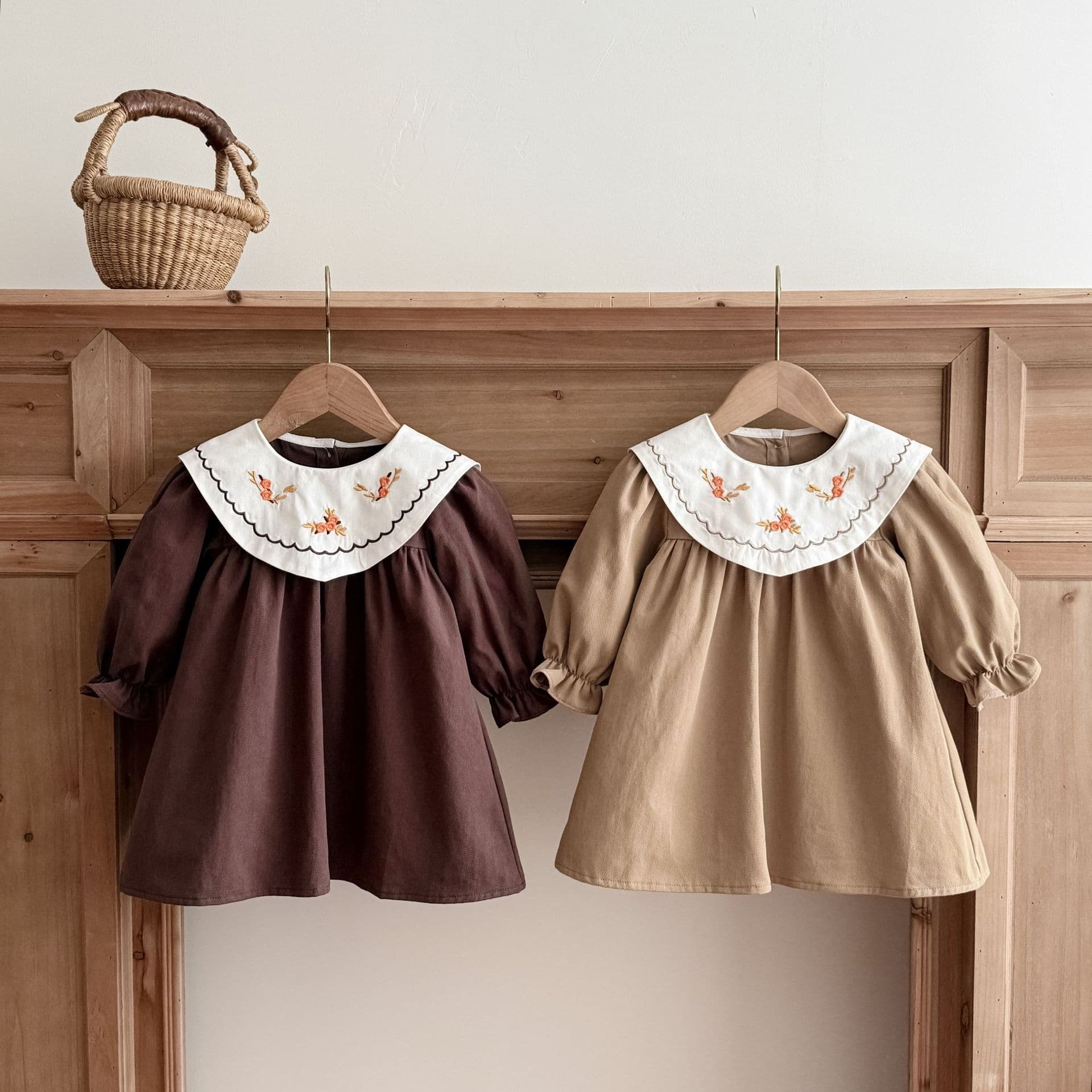 Spring and Autumn Mid-Child Dress Long Sleeve Contrast Embroidery Collar Vintage Girl Skirt Cotton Casual Princess Dress