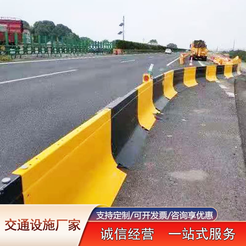 Highway Class A movable herringbone steel guardrail renovation and expansion temporary guardrail