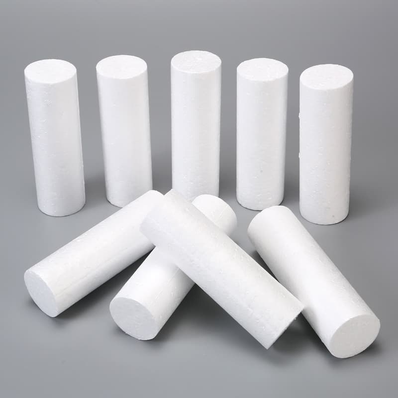 White solid polystyrene foam balls, cylinders, handmade painting DIY early education materials, teaching geometric shapes.