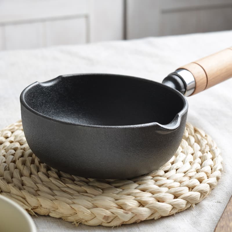 Cast iron pot new 13cm cast iron deepened omelette pot pouring oil pot to make egg dumplings artifact household pan