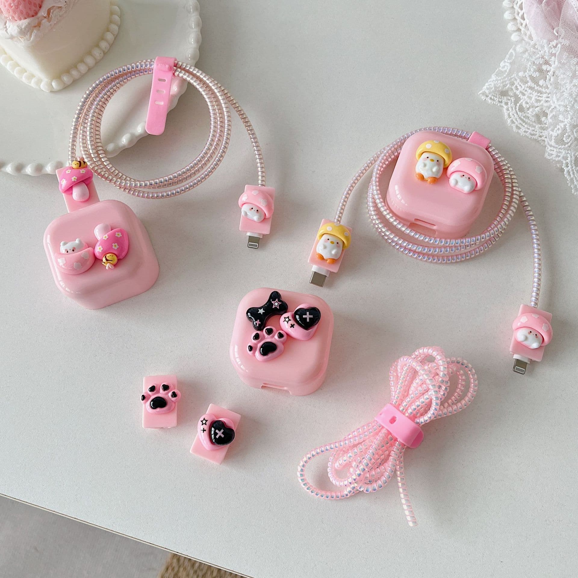 2025 New Cat Paw Mushroom Head Charging Head Protective Cover Suitable for Apple 20W UK Standard Fast Charging Head Data Cable